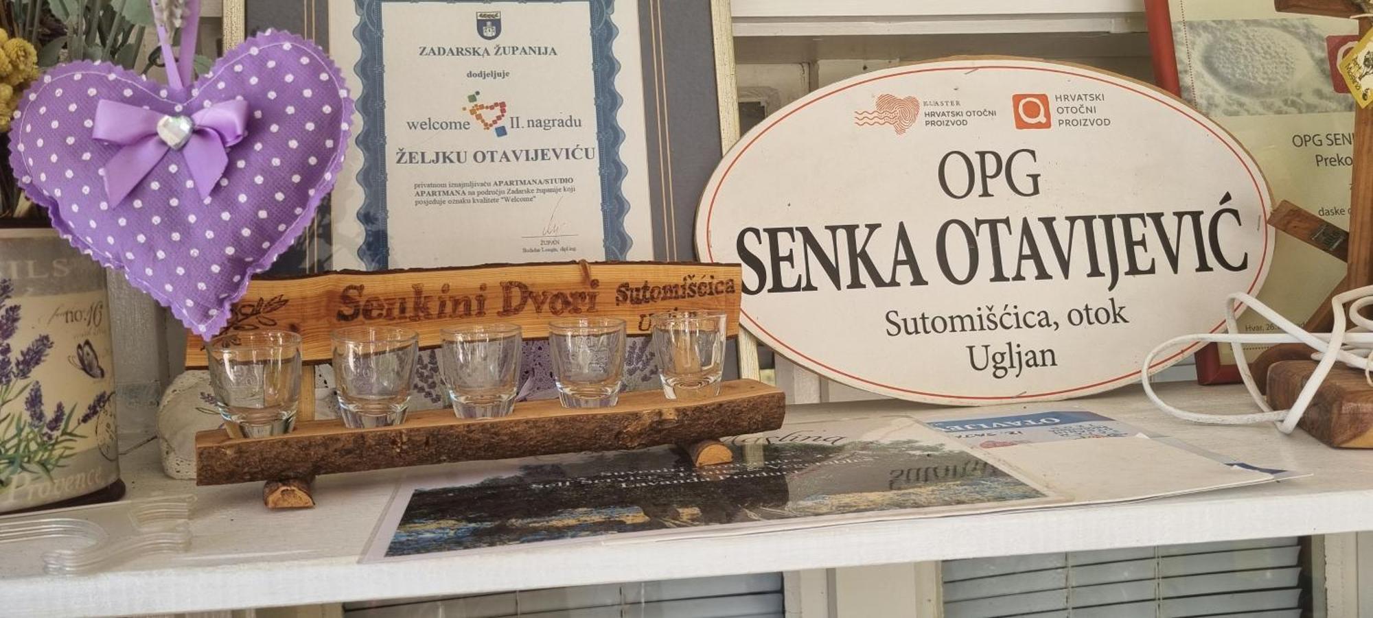Senkini Dvori Appartement Sutomiscica Buitenkant foto