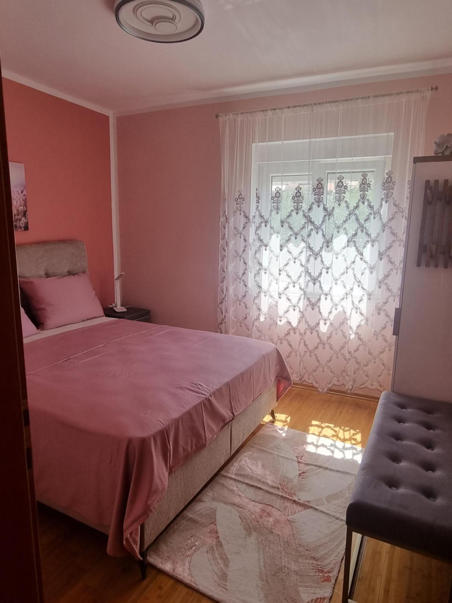 Senkini Dvori Appartement Sutomiscica Buitenkant foto
