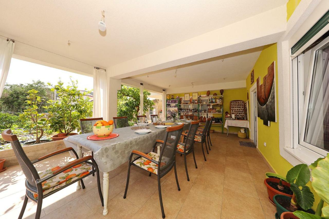 Senkini Dvori Appartement Sutomiscica Buitenkant foto