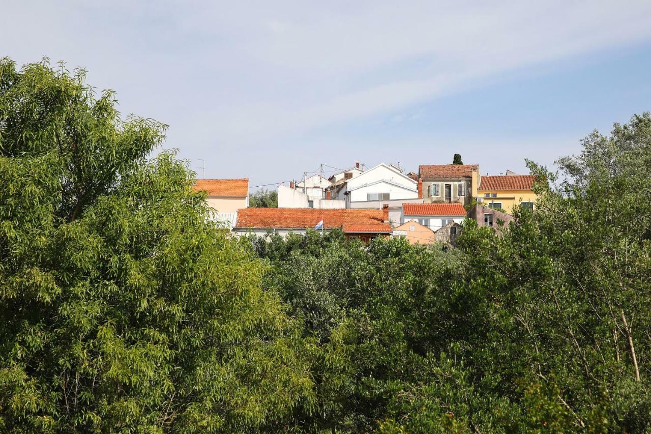 Senkini Dvori Appartement Sutomiscica Buitenkant foto
