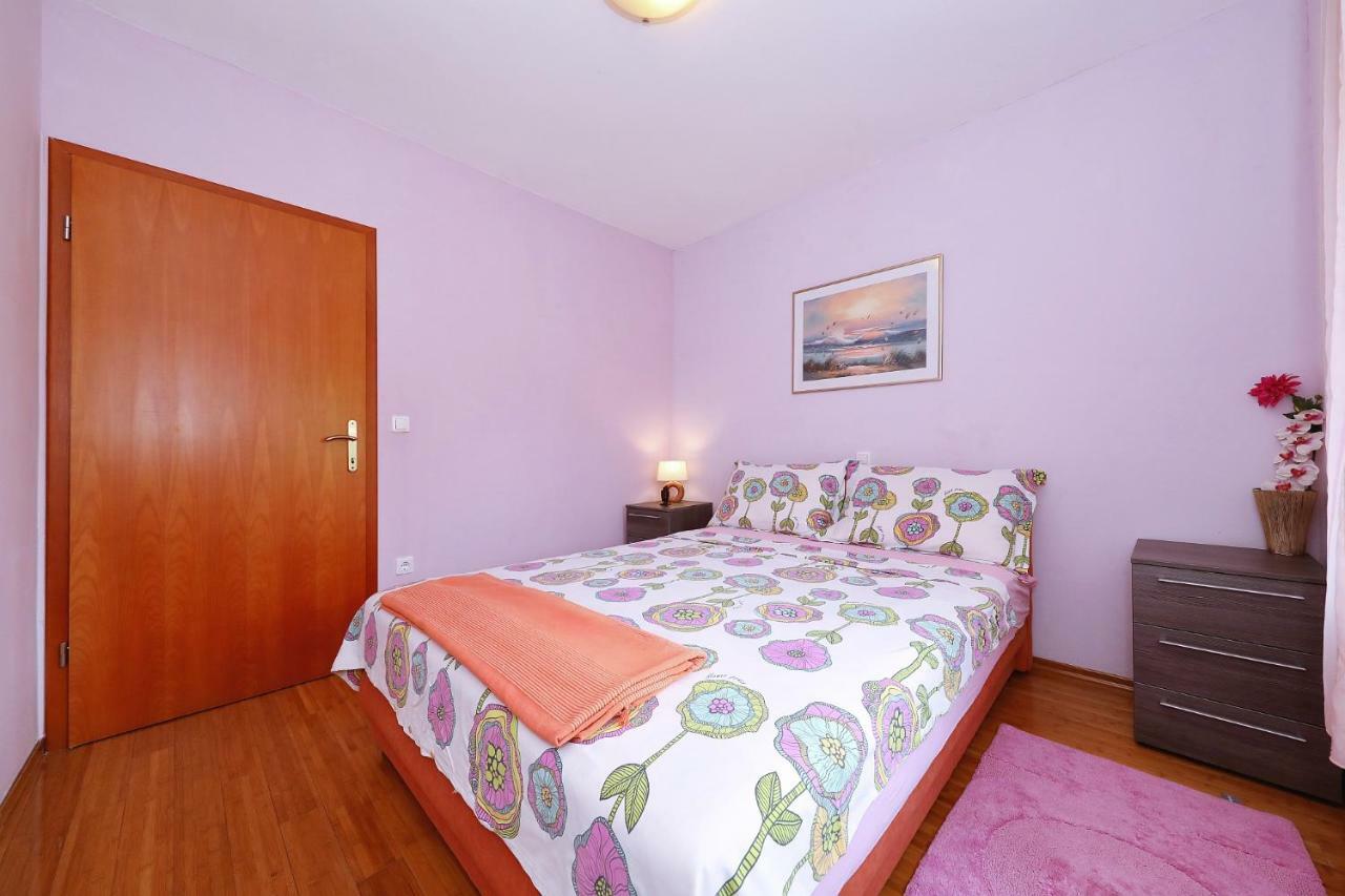 Senkini Dvori Appartement Sutomiscica Buitenkant foto