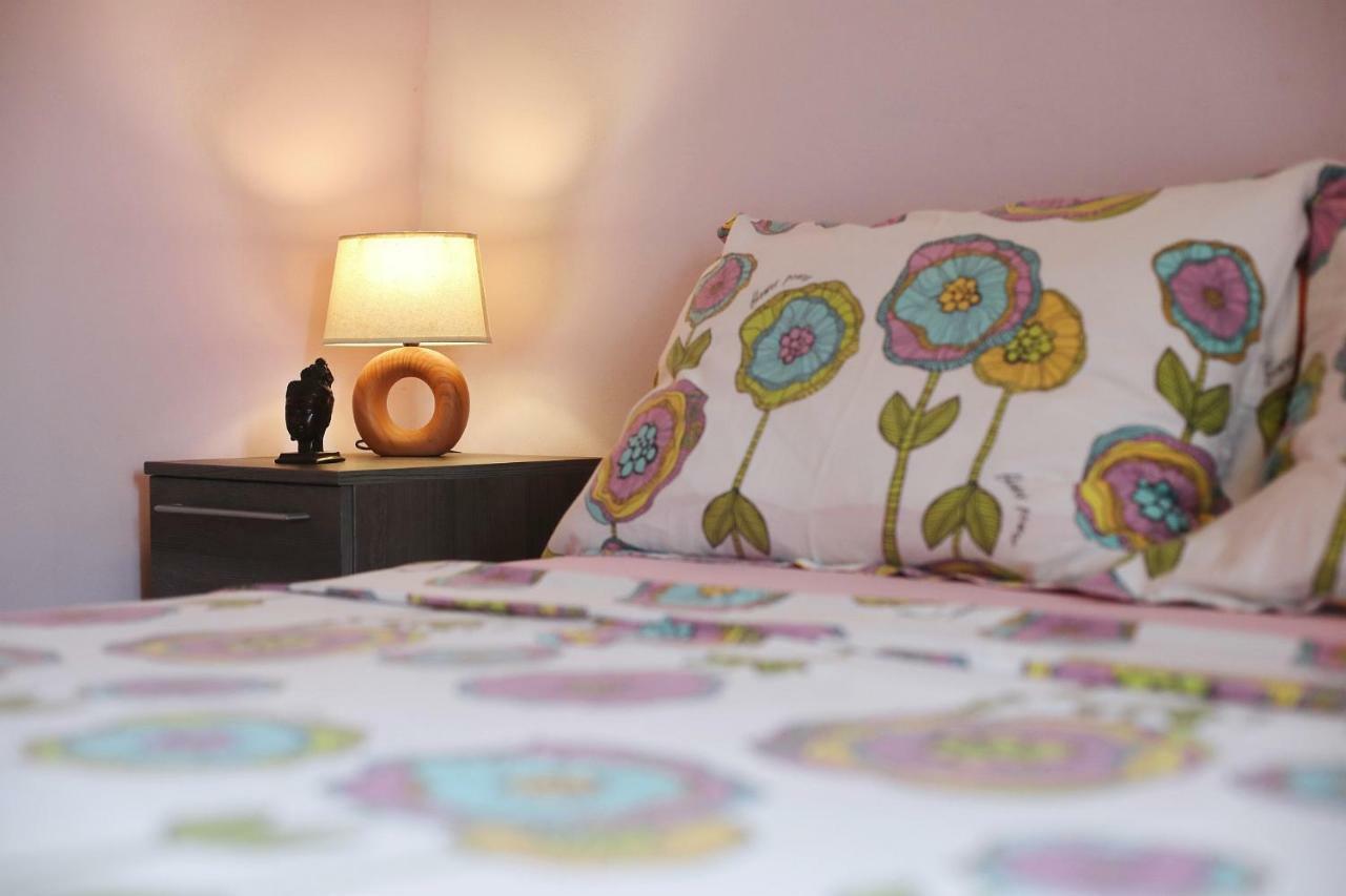 Senkini Dvori Appartement Sutomiscica Buitenkant foto