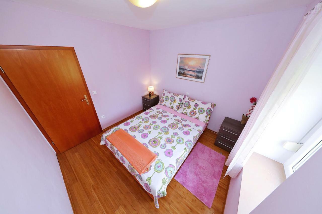 Senkini Dvori Appartement Sutomiscica Buitenkant foto
